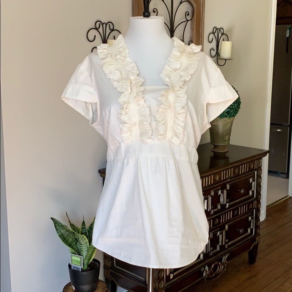Cream/ivory colored ruffled top. XL.